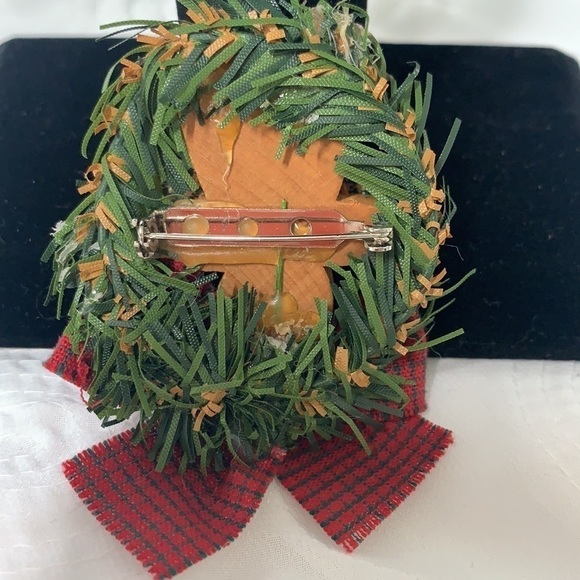 Handmade Reindeer Wreath Brooch - Wood, Fabric - Red/Green/Brown - Picture 2 of 2